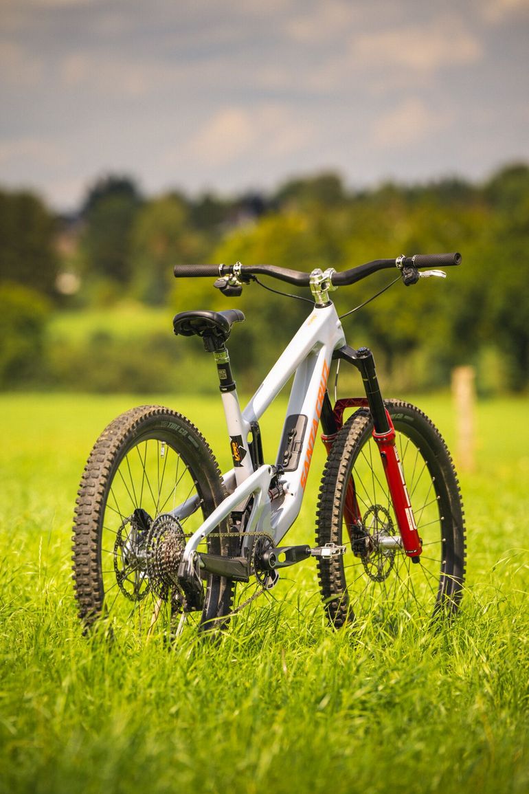 Used Santa Cruz Nomad SRAM XX Eagle AXS (T-Type) 2023 Mountainbike, Light Gray, Mixed — image 2 of 12