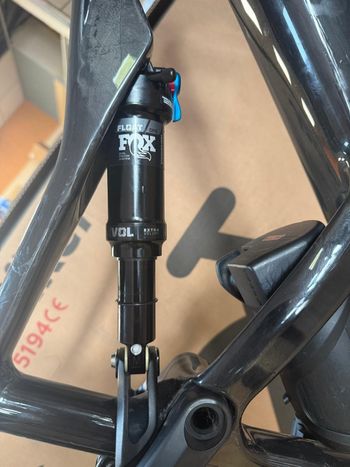 Used Orbea E-BIKE ORBEA RISE CARBON TALLA S/M 2024 Mountainbike, Schwarz — image 6 of 7