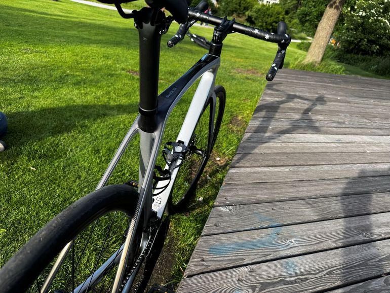 Used Trek Émonda SL 5 Disc 2022 2022 Road & Gravel, Hellgrau — image 11 of 17