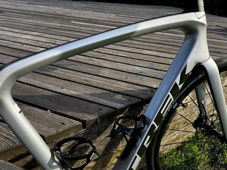 Used Trek Émonda SL 5 Disc 2022 2022 Road & Gravel, Hellgrau — image 3 of 17