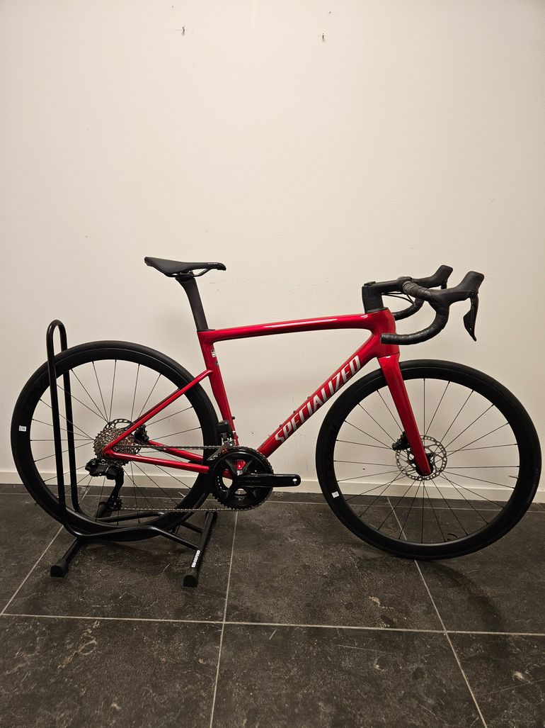 Used Specialized Tarmac SL8 Comp - Shimano 105 Di2 2026 2026 Road & Gravel, Rojo — image 1 of 3