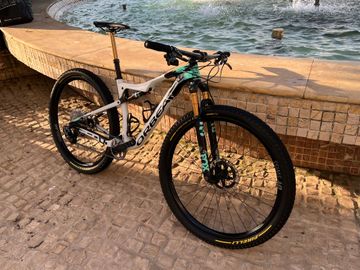 Orbea OIZ M LTD 2021 2021 Mountainbike usato, Bianco — immagine 3 di 18