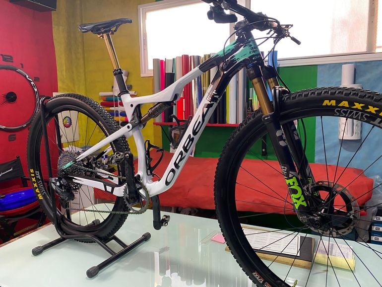 Used Orbea OIZ M LTD 2021 2021 Mountainbike, Bianco — image 2 of 6