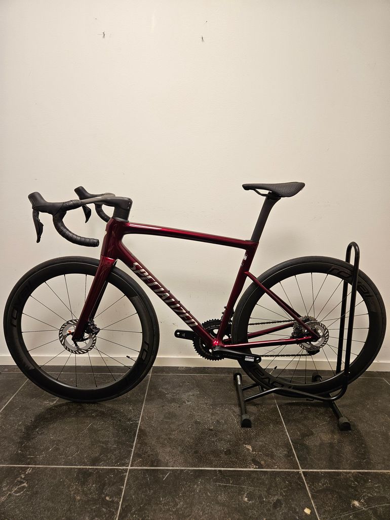 Used Specialized Tarmac SL8 Pro - Shimano Ultegra Di2 2026 2026 Road & Gravel, Red — image 2 of 3