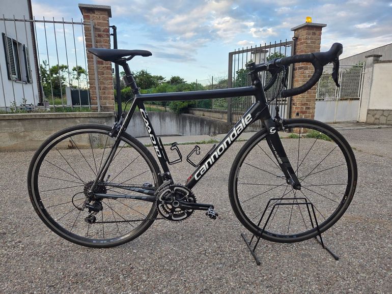 Used Cannondale Shimano 105 2015 Road & Gravel, Black — image 1 of 4