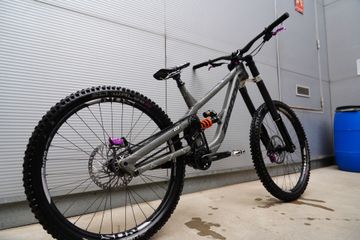 Used Zerode Custom Pinion C-Line Gearbox 2025 Mountainbike, Light Gray — image 2 of 7