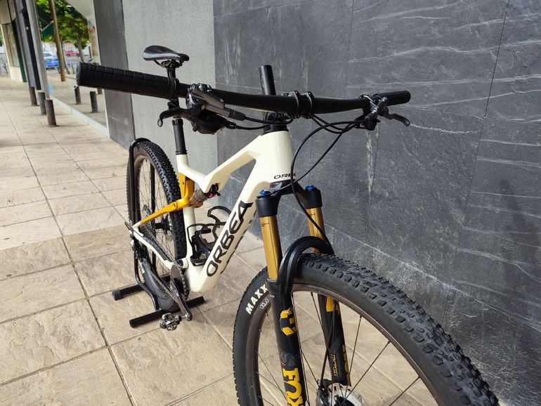 Used Orbea OIZ M10 2025 2025 Mountainbike, Weiß — image 7 of 7