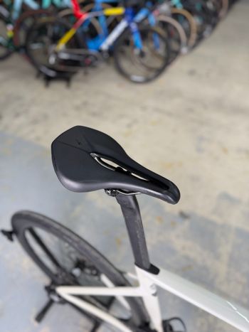 Used Specialized Tarmac SL7 AXS Carbon 2023 Road & Gravel, Weiß — image 18 of 18
