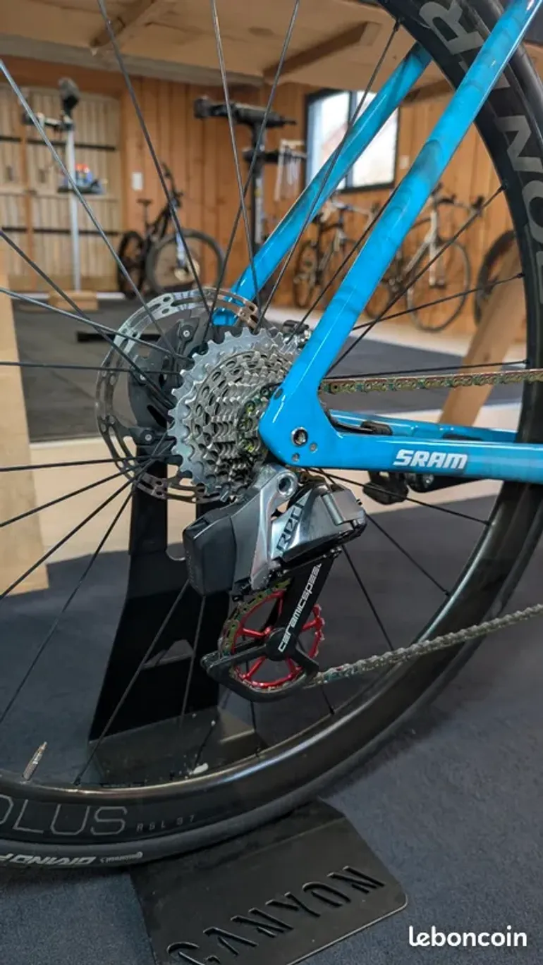 Used Trek Trek Emonda SLR 9 2024 Road & Gravel, Blau — image 3 of 4