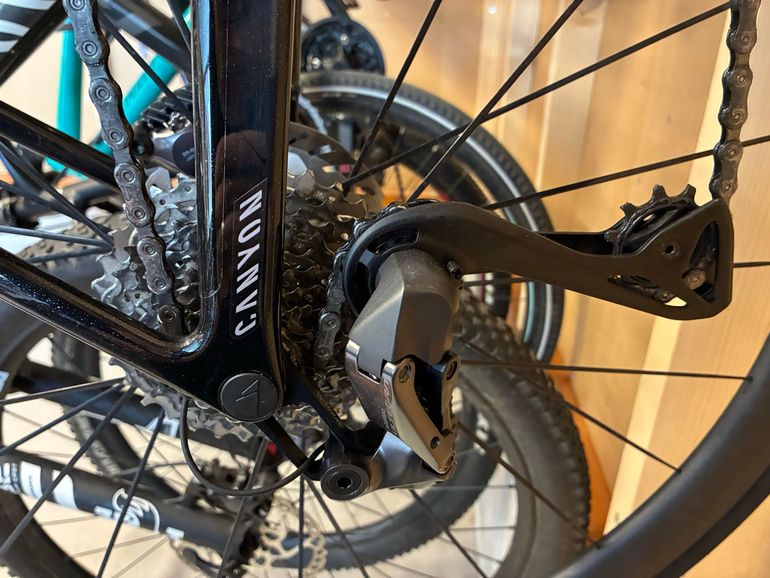 Used Canyon Ultimate CF SLX 8 Di2 2026 2026 Road & Gravel — image 5 of 5