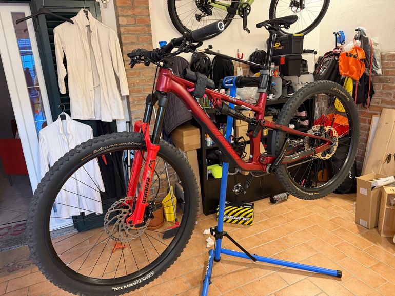 Used Merida ONE-FORTY 500 2023 2023 Mountainbike, Red, 29 — image 1 of 8
