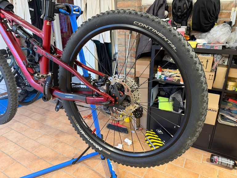 Used Merida ONE-FORTY 500 2023 2023 Mountainbike, Red, 29 — image 3 of 8