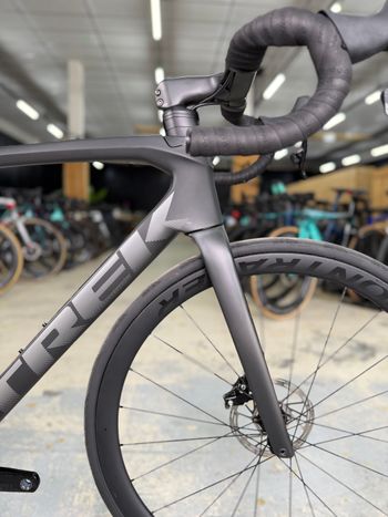 Used Trek Emonda SLR AXS Carbon 2022 Road & Gravel, Schwarz — image 5 of 24
