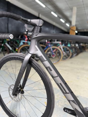 Used Trek Emonda SLR AXS Carbon 2022 Road & Gravel, Schwarz — image 20 of 24