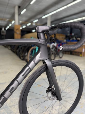 Used Trek Emonda SLR AXS Carbon 2022 Road & Gravel, Schwarz — image 7 of 24
