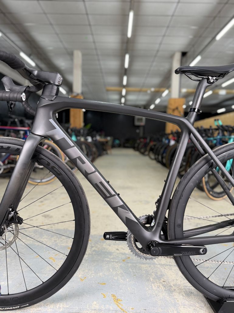 Used Trek Emonda SLR AXS Carbon 2022 Road & Gravel, Schwarz — image 23 of 24