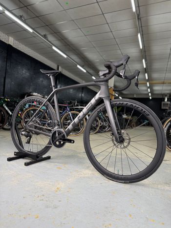 Used Trek Emonda SLR AXS Carbon 2022 Road & Gravel, Schwarz — image 2 of 24