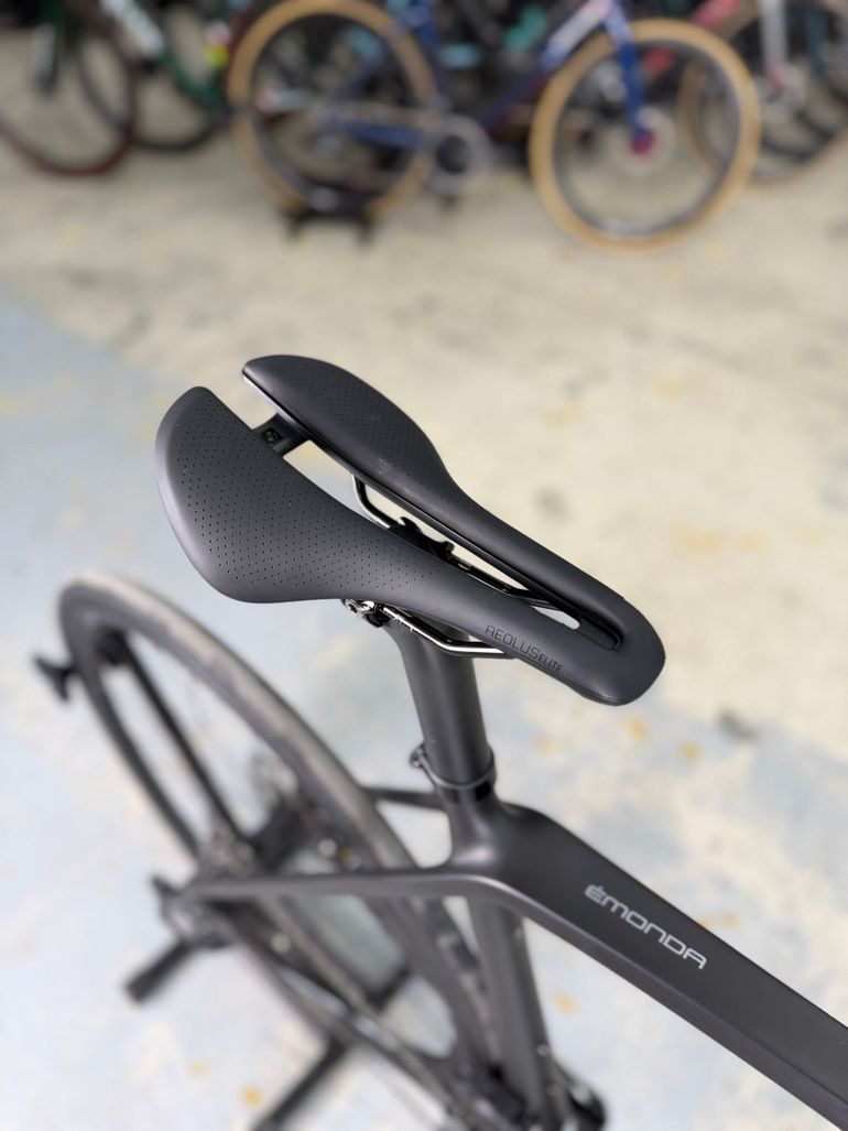 Used Trek Emonda SLR AXS Carbon 2022 Road & Gravel, Schwarz — image 13 of 24