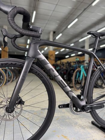Used Trek Emonda SLR AXS Carbon 2022 Road & Gravel, Schwarz — image 18 of 24