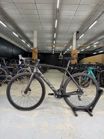 Used Trek Emonda SLR AXS Carbon 2022 Road & Gravel, Schwarz — image 16 of 24