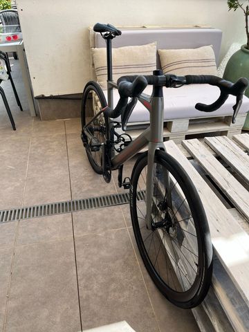 Used BMC Roadmachine 01 THREE 2022 2022 Road & Gravel, Light Gray — image 6 of 7