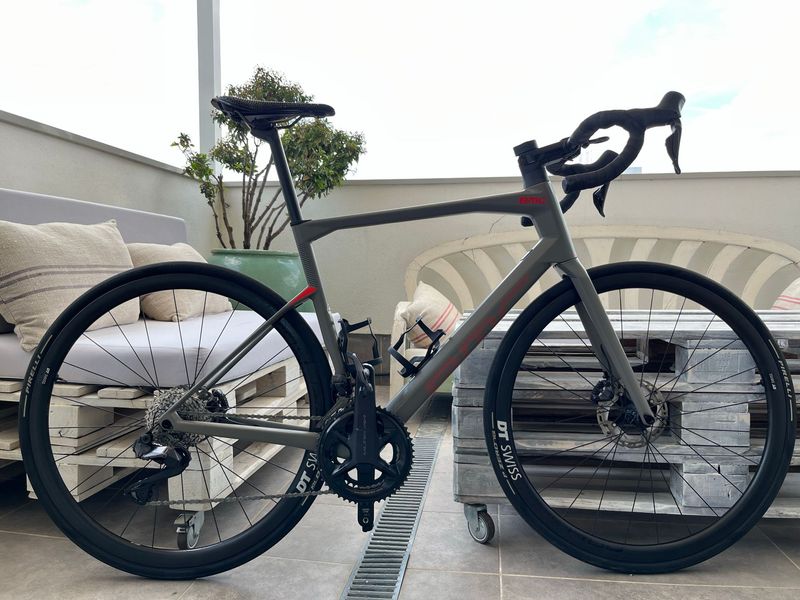 Used BMC Roadmachine 01 THREE 2022 2022 Road & Gravel, Light Gray — image 1 of 7