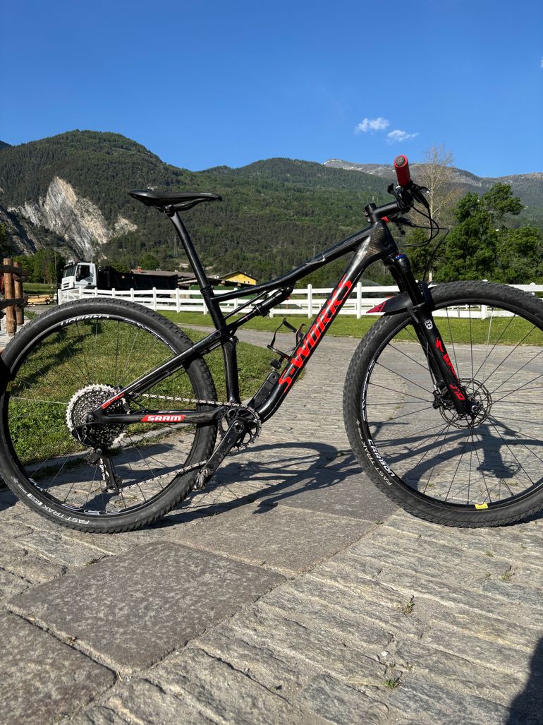 Used Specialized Men's S-Works Epic 2019 2019 Mountainbike — image 1 of 6