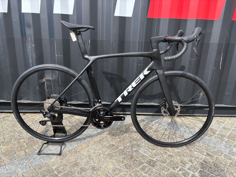 Used Trek Madone SL 5 2027 2027 Road & Gravel, Negro — image 1 of 7