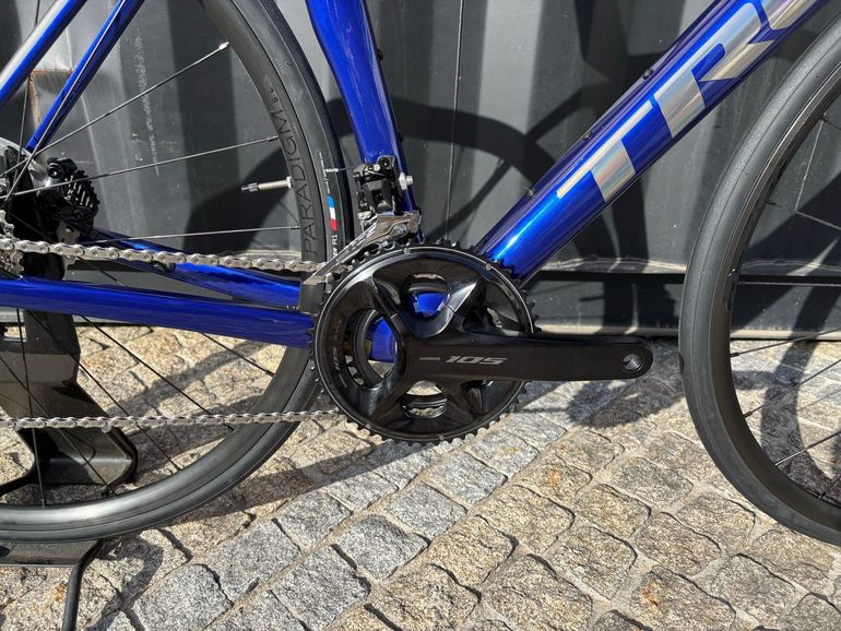 Used Trek Madone SL 5 2027 2027 Road & Gravel, Azul — image 3 of 6