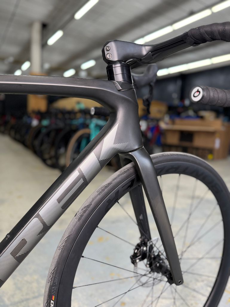 Used Trek Emonda SLR AXS Carbon 2022 Road & Gravel, Schwarz — image 6 of 25