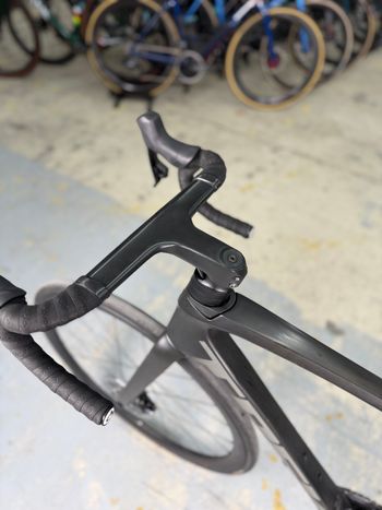 Used Trek Emonda SLR AXS Carbon 2022 Road & Gravel, Schwarz — image 20 of 25