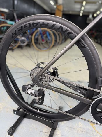 Used Trek Emonda SLR AXS Carbon 2022 Road & Gravel, Schwarz — image 8 of 25
