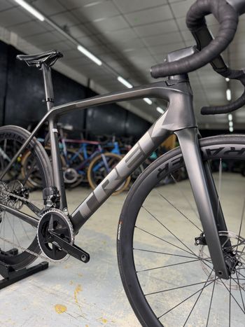 Used Trek Emonda SLR AXS Carbon 2022 Road & Gravel, Schwarz — image 4 of 25