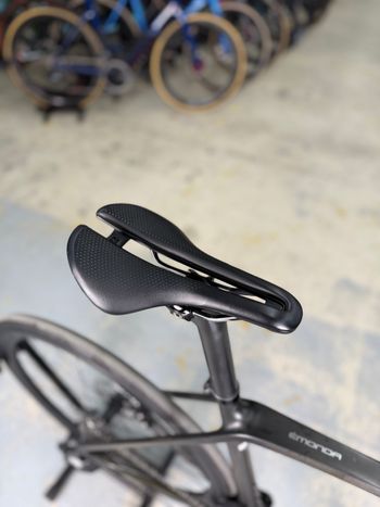 Used Trek Emonda SLR AXS Carbon 2022 Road & Gravel, Schwarz — image 15 of 25
