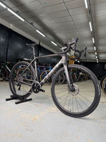 Used Trek Emonda SLR AXS Carbon 2022 Road & Gravel, Schwarz — image 2 of 25