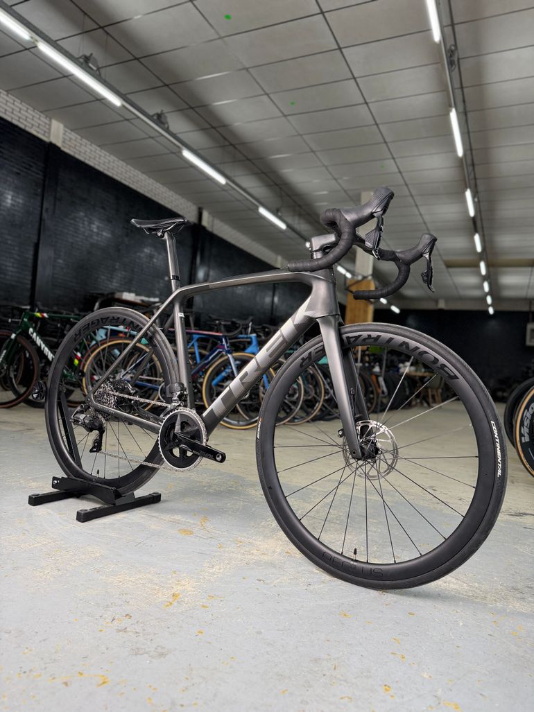 Used Trek Emonda SLR AXS Carbon 2022 Road & Gravel, Schwarz — image 2 of 25
