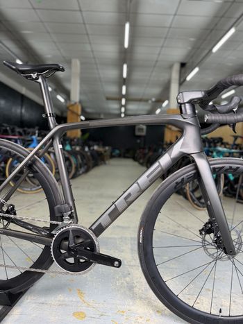 Used Trek Emonda SLR AXS Carbon 2022 Road & Gravel, Schwarz — image 12 of 25
