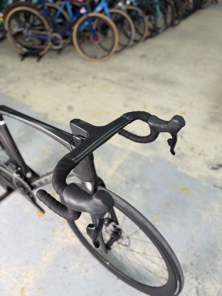 Used Trek Emonda SLR AXS Carbon 2022 Road & Gravel, Schwarz — image 5 of 25