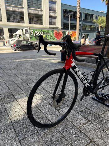 Used Trek Émonda SL 6 Disc 2022 2022 Road & Gravel, Black — image 3 of 4