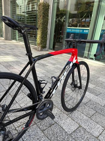 Used Trek Émonda SL 6 Disc 2022 2022 Road & Gravel, Black — image 2 of 4