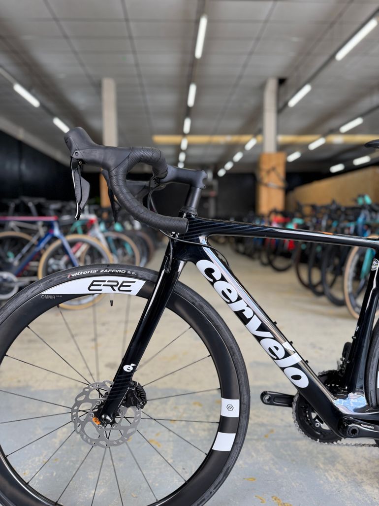 Used Cervélo Caledonia 105 Di2 2023 2023 Road & Gravel, Black — image 23 of 27