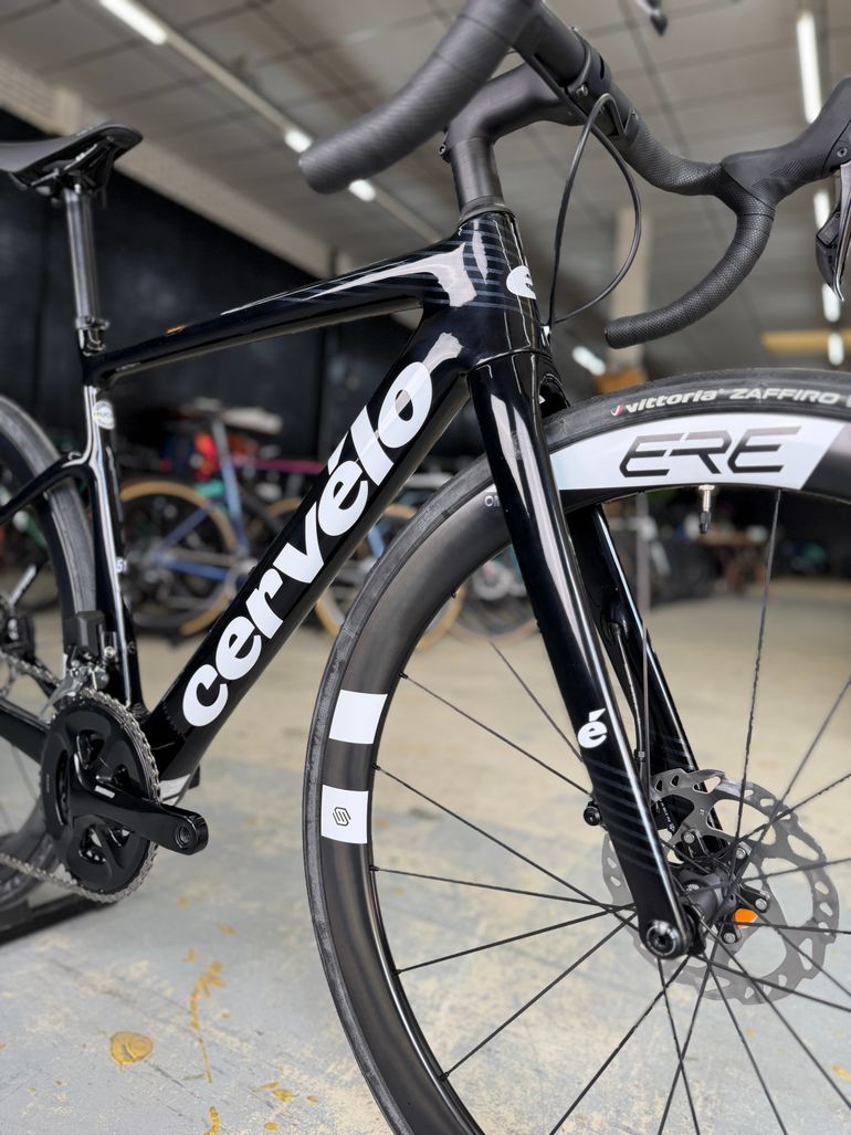 Used Cervélo Caledonia 105 Di2 2023 2023 Road & Gravel, Black — image 4 of 27