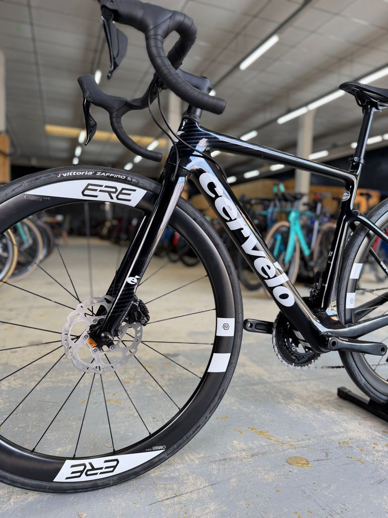 Used Cervélo Caledonia 105 Di2 2023 2023 Road & Gravel, Black — image 22 of 27