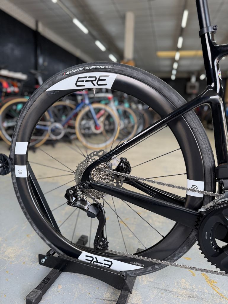 Used Cervélo Caledonia 105 Di2 2023 2023 Road & Gravel, Black — image 12 of 27
