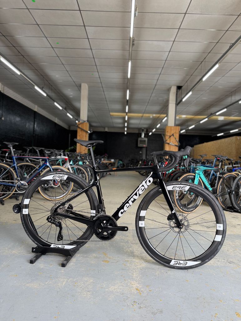 Used Cervélo Caledonia 105 Di2 2023 2023 Road & Gravel, Black — image 1 of 27