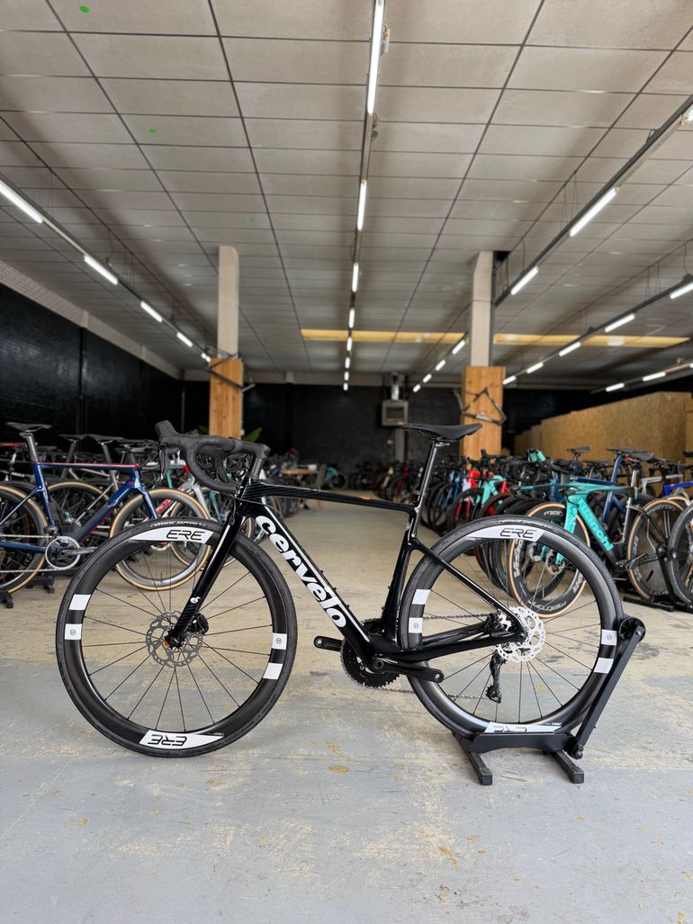 Used Cervélo Caledonia 105 Di2 2023 2023 Road & Gravel, Black — image 20 of 27