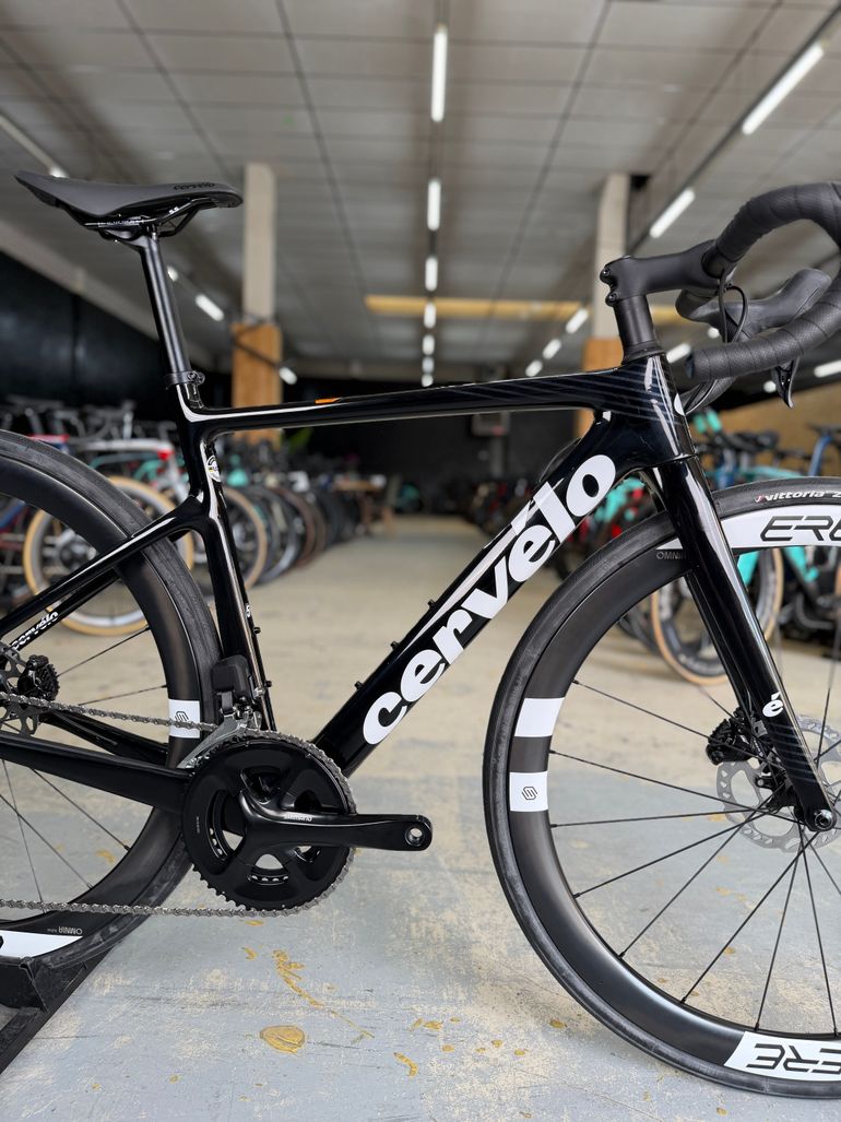 Used Cervélo Caledonia 105 Di2 2023 2023 Road & Gravel, Black — image 16 of 27