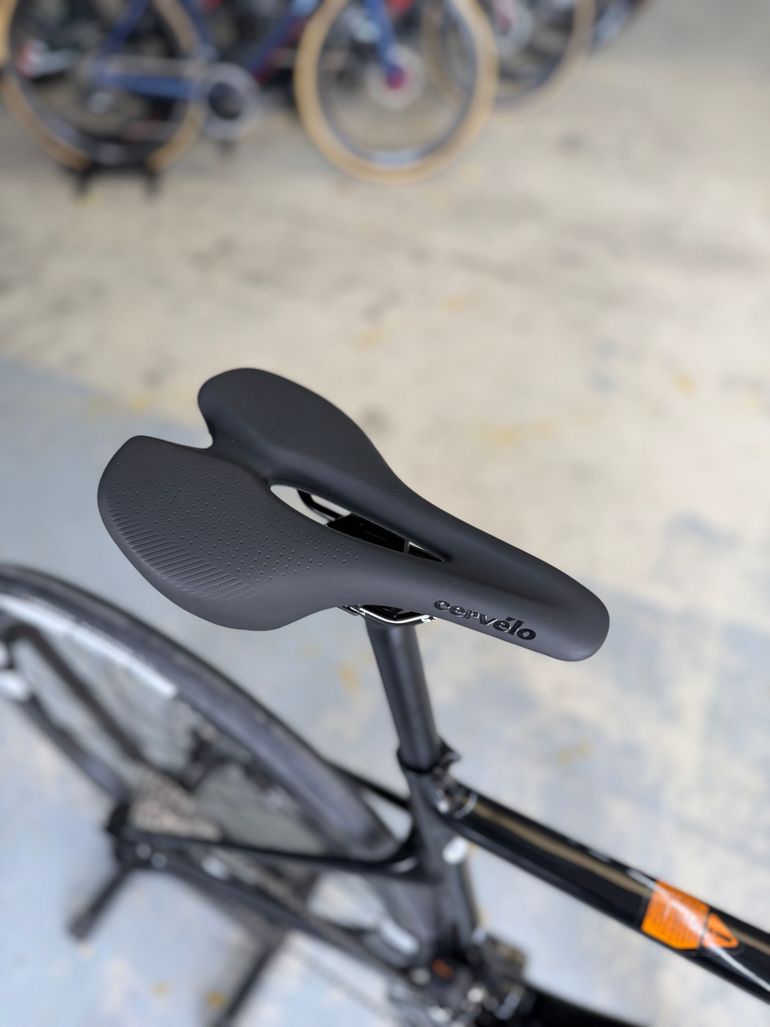 Used Cervélo Caledonia 105 Di2 2023 2023 Road & Gravel, Black — image 19 of 27
