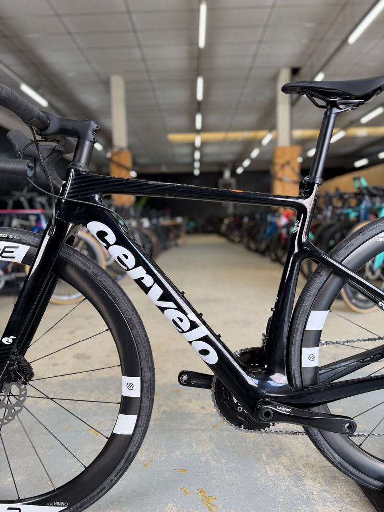 Used Cervélo Caledonia 105 Di2 2023 2023 Road & Gravel, Black — image 26 of 27