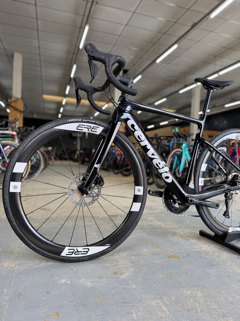 Used Cervélo Caledonia 105 Di2 2023 2023 Road & Gravel, Black — image 21 of 27